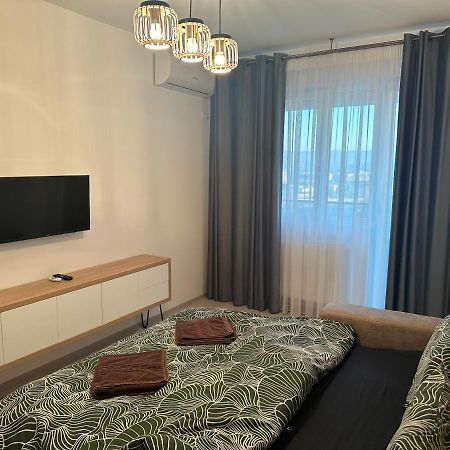 Daybreak Mood / A Fancy Place Apartment Яш Екстериор снимка