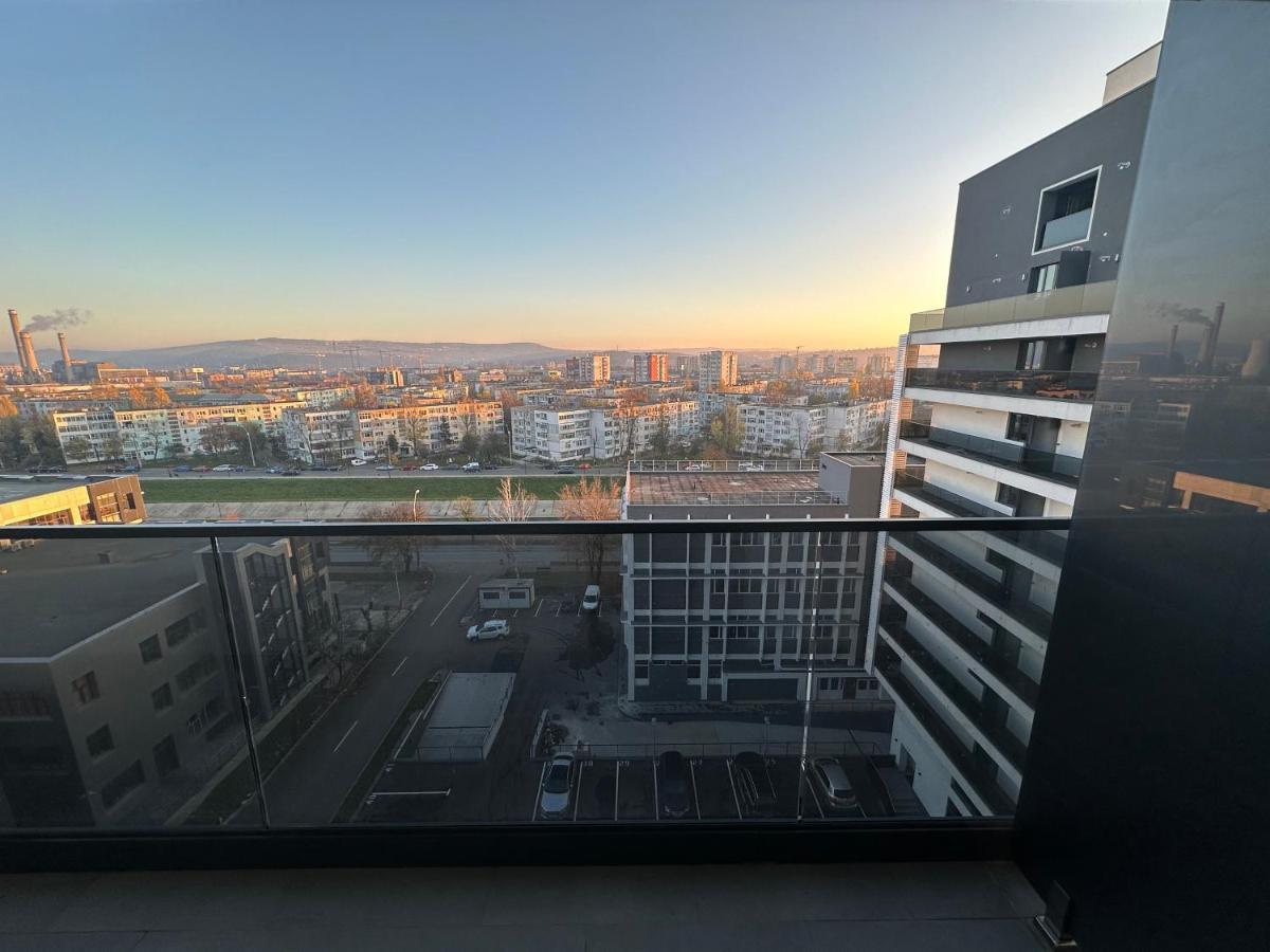 Daybreak Mood / A Fancy Place Apartment Яш Екстериор снимка